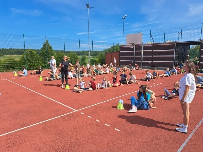 2 2i turniej sportowy.